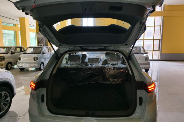 Used Bestune Yueyi 03 2025 445km Joyful Edition Trunk