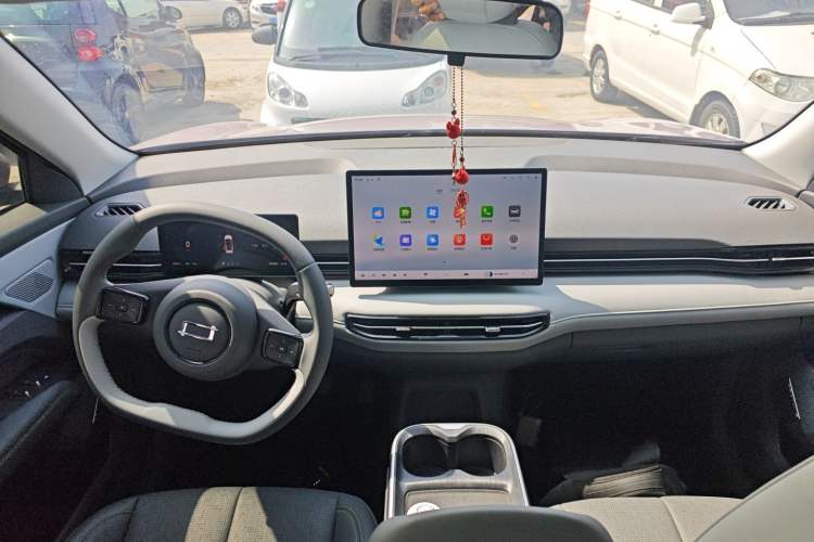 Used Bestune Yueyi 03 2025 565km Premium Edition Center Console