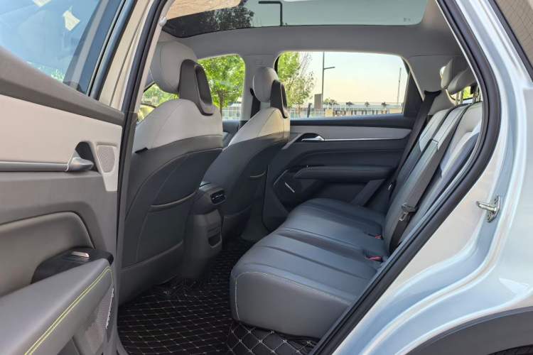 Used Bestune Yueyi 03 2025 445km Joyful Edition Interior 3