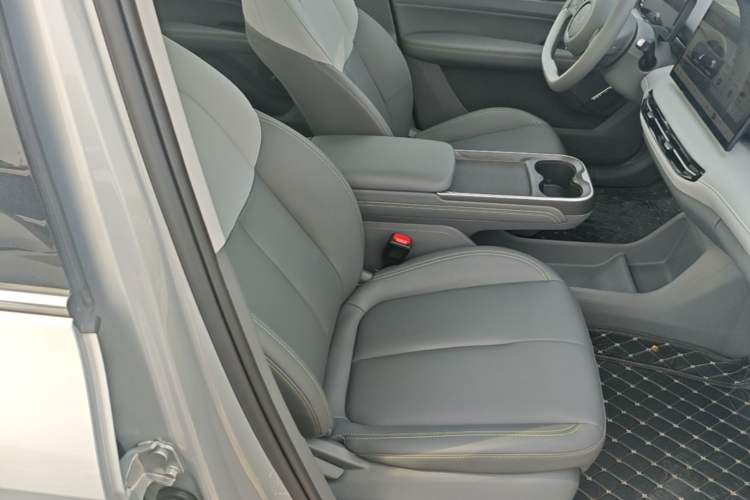 Used Bestune Yueyi 03 2025 445km Joyful Edition Right Front Seat
