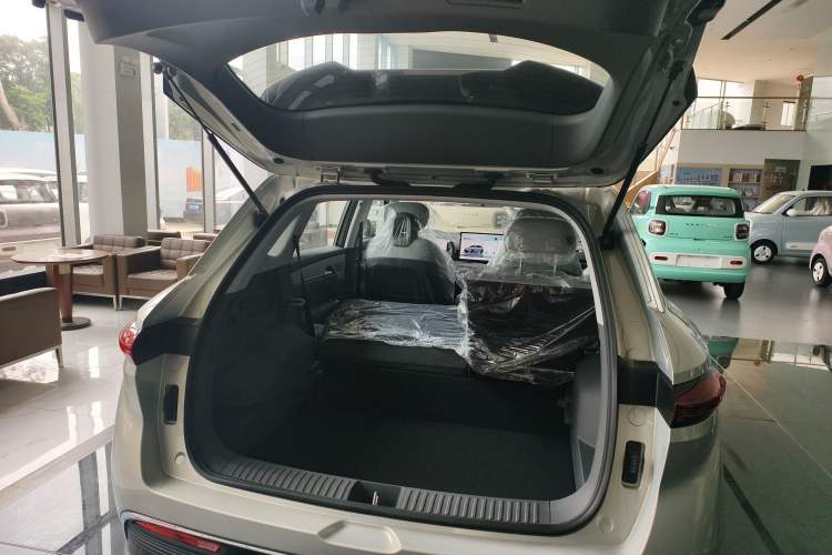 Used Bestune Yueyi 03 2025 445km Joyful Edition Trunk