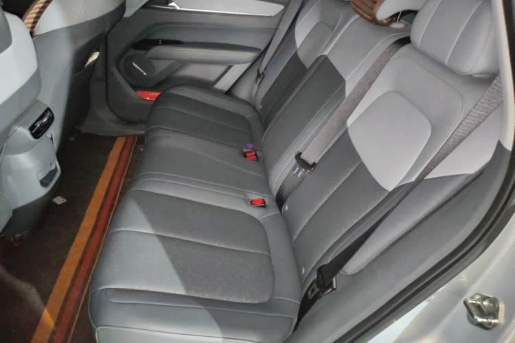 Used Bestune Yueyi 03 2025 565km Premium Edition Left Rear Seat