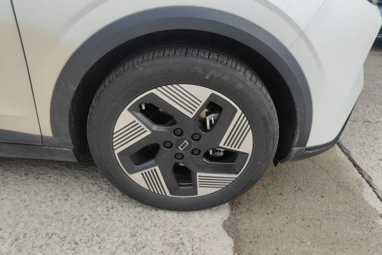 Used Bestune Yueyi 03 2025 565km Premium Edition Right Front Wheel Hub