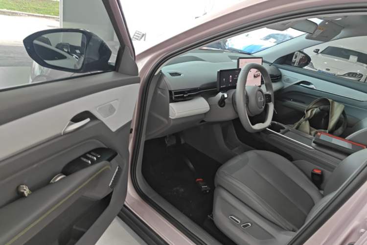 Used Bestune Yueyi 03 2025 445km Joyful Edition Driver Seat