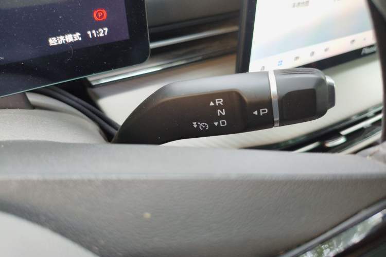 Used Bestune Yueyi 03 2025 565km Premium Edition Gear Lever