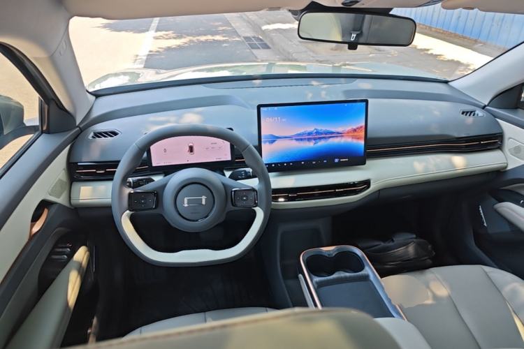 Used Bestune Yueyi 03 2025 565km Enjoy Edition Center Console