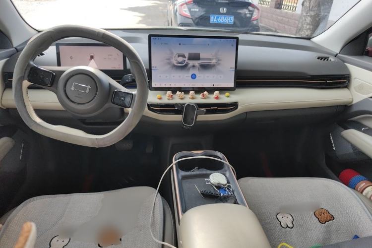 Used Bestune Yueyi 03 2025 565km Premium Edition Center Console