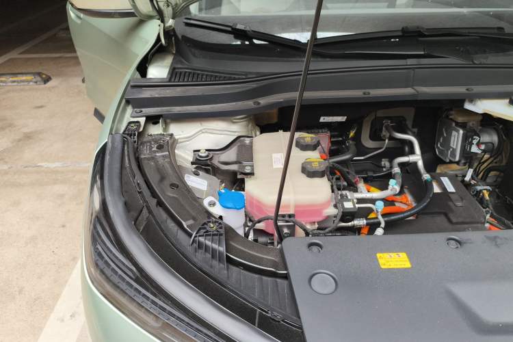 Used Bestune Yueyi 03 2025 565km Enjoy Edition Engine Bay Right