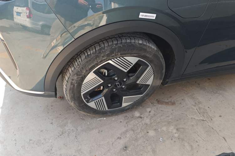 Used Bestune Yueyi 03 2025 565km Premium Edition Exterior 5