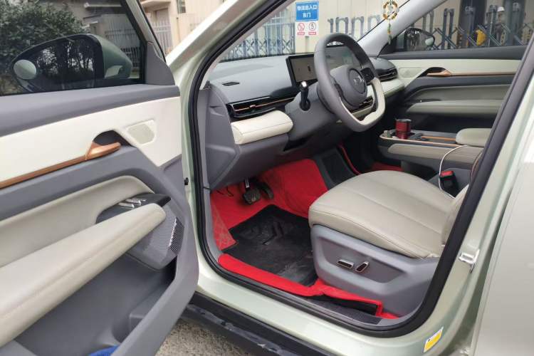 Used Bestune Yueyi 03 2025 565km Premium Edition Exterior 6