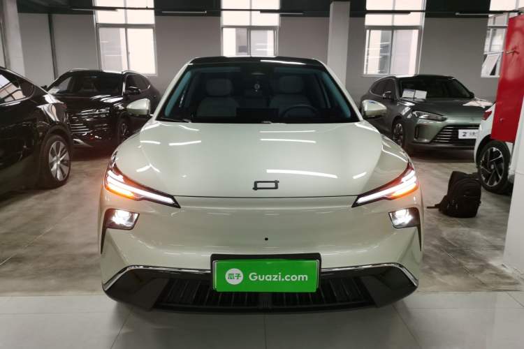 Used Bestune Yueyi 03 2025 565km Premium Edition Front