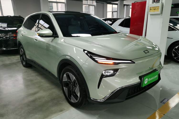 Used Bestune Yueyi 03 2025 565km Premium Edition Front Right 45 Deg