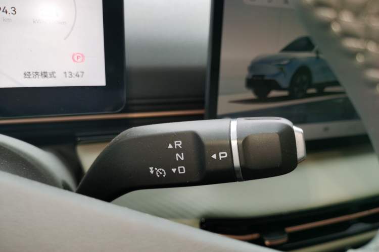 Used Bestune Yueyi 03 2025 565km Premium Edition Gear Lever