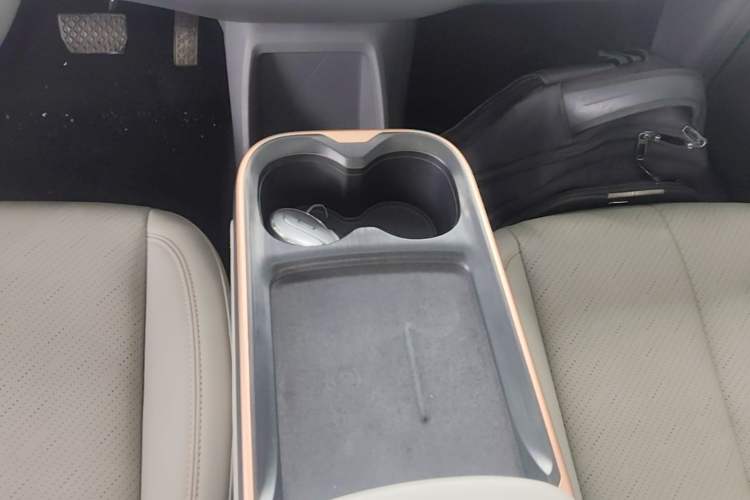 Used Bestune Yueyi 03 2025 565km Premium Edition Gear Lever