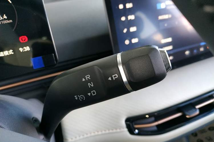 Used Bestune Yueyi 03 2025 565km Premium Edition Gear Lever