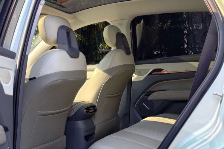 Used Bestune Yueyi 03 2025 565km Premium Edition Interior 2