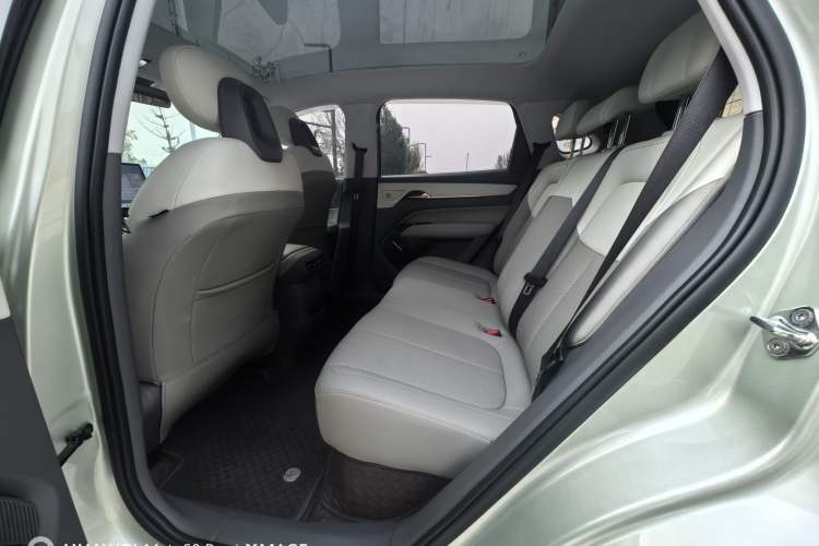 Used Bestune Yueyi 03 2025 445km Joyful Edition Interior 3