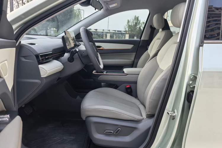 Used Bestune Yueyi 03 2025 565km Enjoy Edition Interior 4