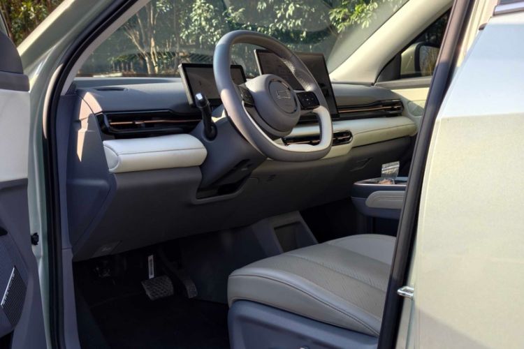 Used Bestune Yueyi 03 2025 565km Premium Edition Interior 4