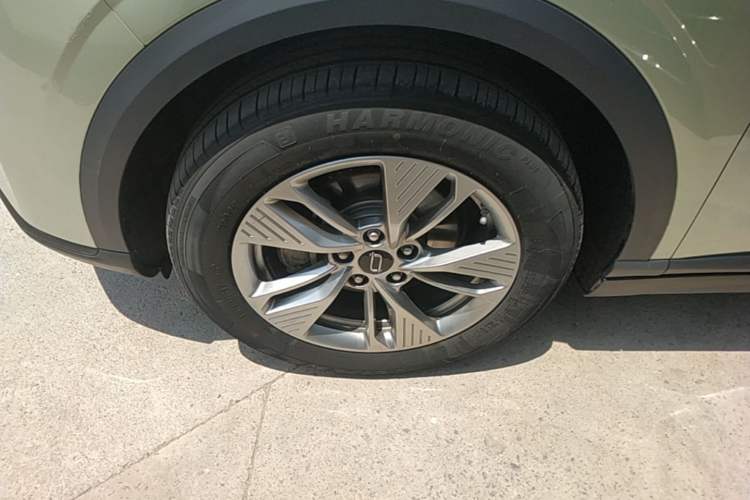 Used Bestune Yueyi 03 2025 565km Comfort Edition Left Front Wheel Hub