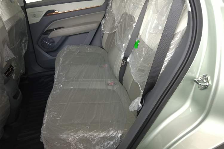 Used Bestune Yueyi 03 2025 565km Premium Edition Left Rear Seat