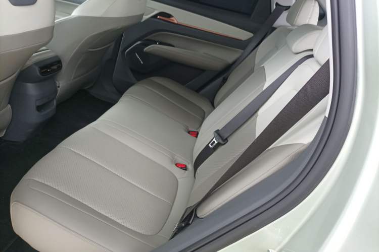 Used Bestune Yueyi 03 2025 565km Premium Edition Left Rear Seat