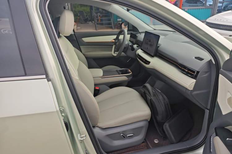 Used Bestune Yueyi 03 2025 445km Joyful Edition Right Front Seat