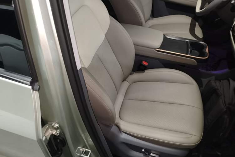 Used Bestune Yueyi 03 2025 565km Premium Edition Right Front Seat