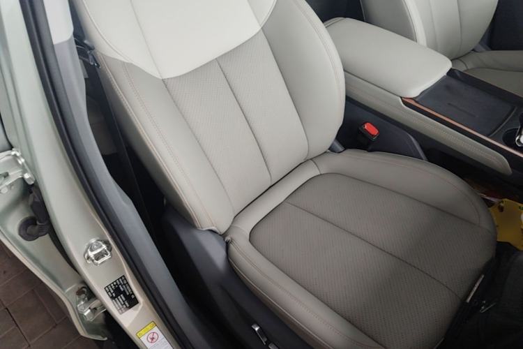 Used Bestune Yueyi 03 2025 565km Premium Edition Right Front Seat