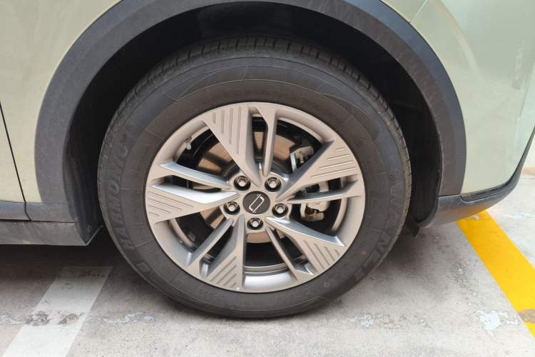 Used Bestune Yueyi 03 2025 565km Enjoy Edition Right Front Wheel Hub