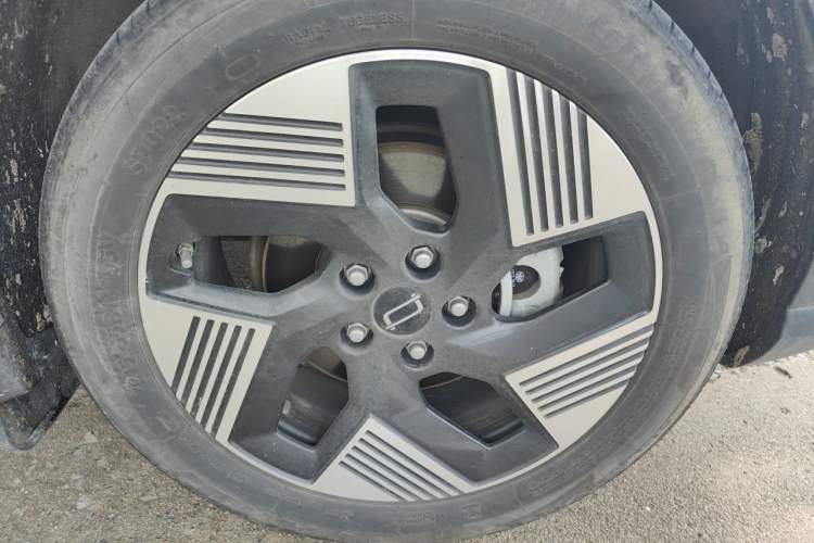 Used Bestune Yueyi 03 2025 565km Premium Edition Right Front Wheel Hub