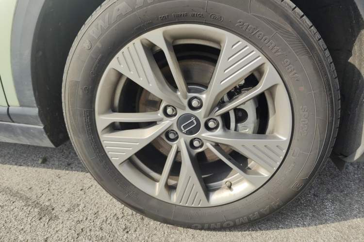 Used Bestune Yueyi 03 2025 445km Joyful Edition Right Front Wheel Hub