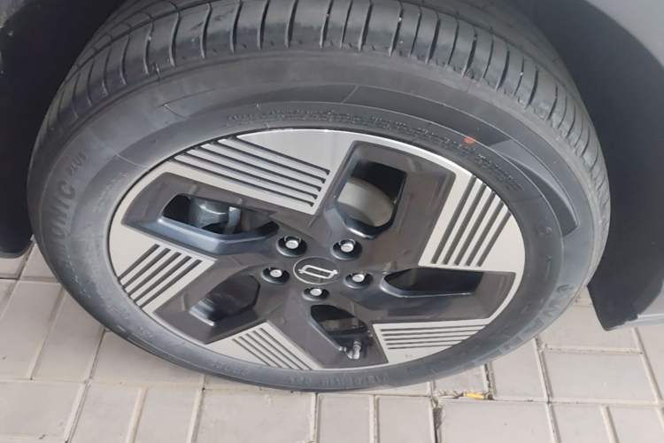 Used Bestune Yueyi 03 2025 565km Premium Edition Right Rear Wheel Hub