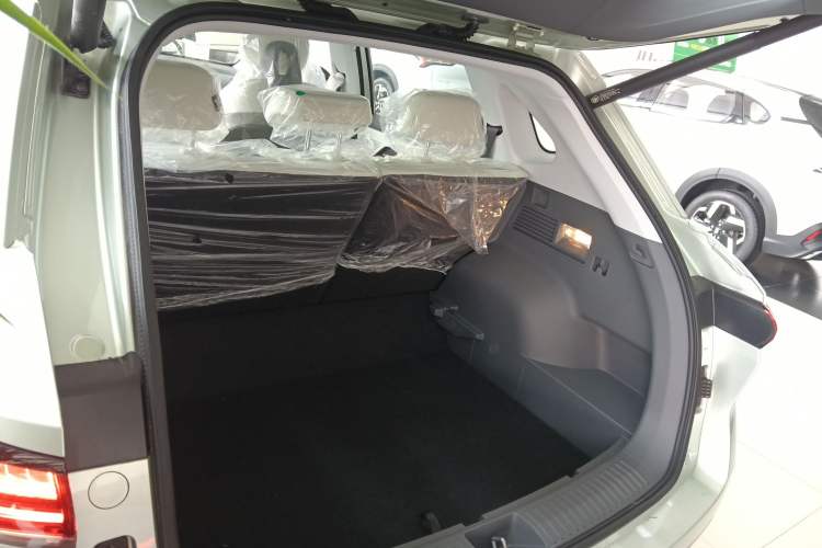 Used Bestune Yueyi 03 2025 565km Premium Edition Trunk