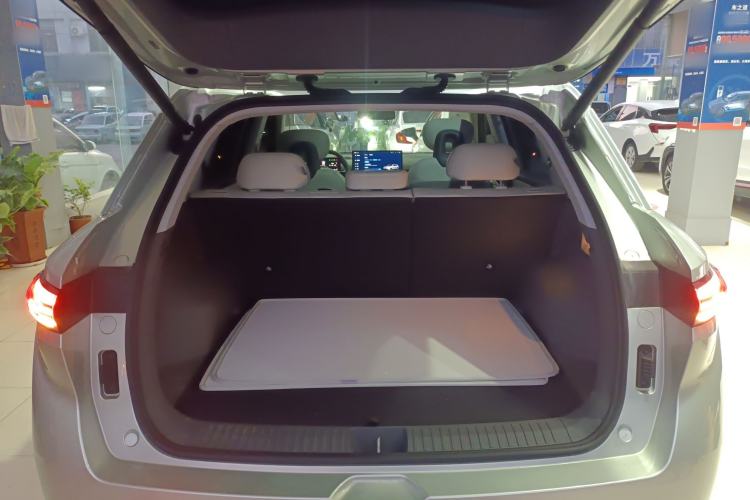 Used Bestune Yueyi 03 2025 565km Premium Edition Trunk