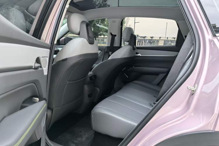 Used Bestune Yueyi 03 2025 445km Joyful Edition Interior 3