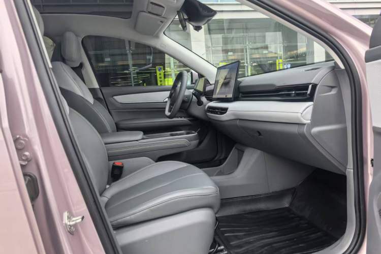 Used Bestune Yueyi 03 2025 565km Enjoy Edition Interior 3