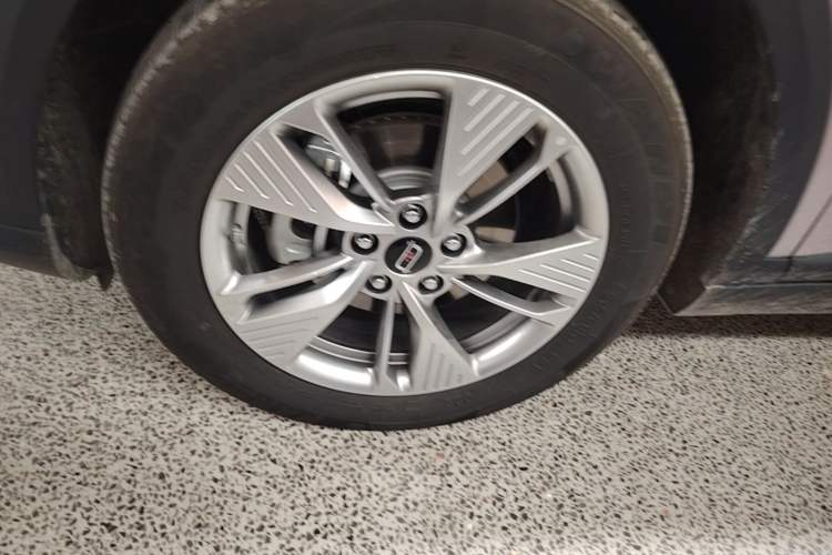 Used Bestune Yueyi 03 2025 445km Joyful Edition Left Front Wheel Hub