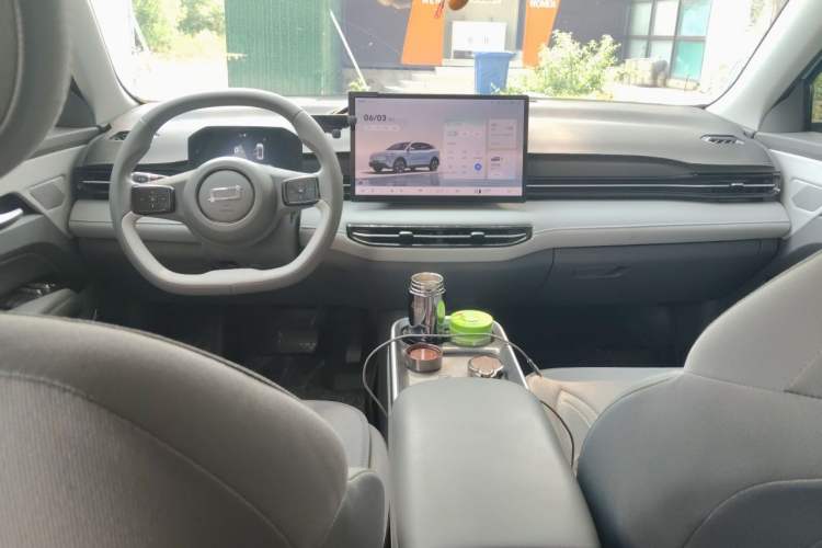 Used Bestune Yueyi 03 2025 445km Quality Selection Edition Center Console