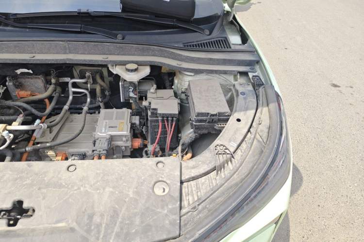 Used Bestune Yueyi 03 2025 565km Premium Edition Engine Bay Left