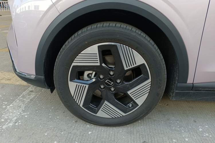 Used Bestune Yueyi 03 2025 565km Premium Edition Exterior 7