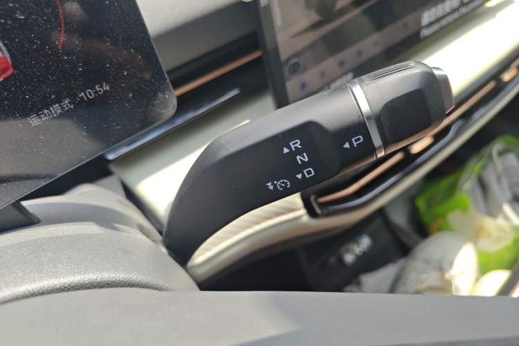 Used Bestune Yueyi 03 2025 565km Premium Edition Gear Lever