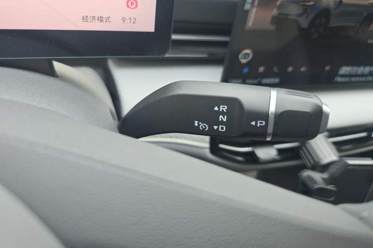 Used Bestune Yueyi 03 2025 445km Joyful Edition Gear Lever
