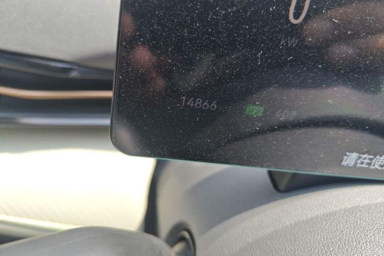 Used Bestune Yueyi 03 2025 565km Premium Edition Odometer Close Up