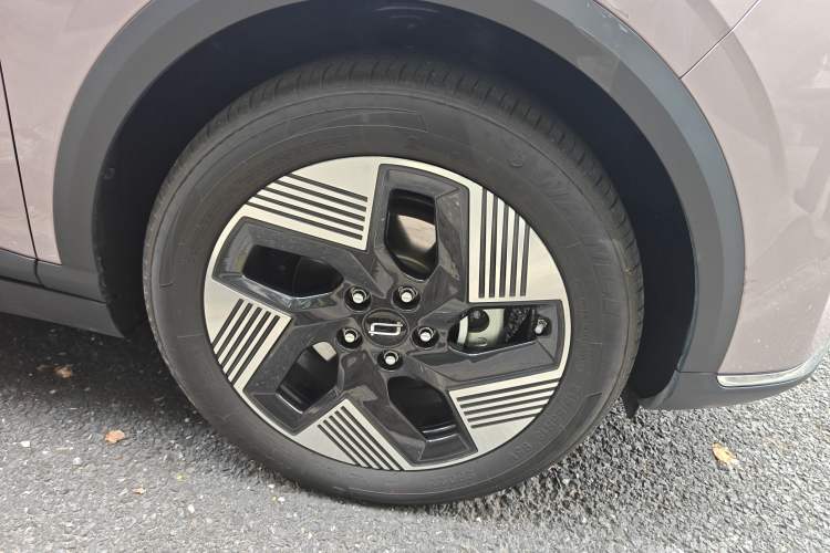 Used Bestune Yueyi 03 2025 565km Premium Edition Right Front Wheel Hub