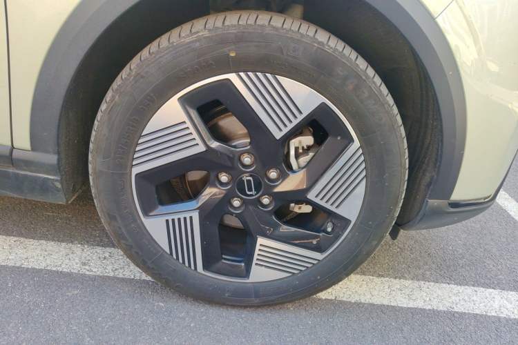 Used Bestune Yueyi 03 2025 565km Premium Edition Right Front Wheel Hub