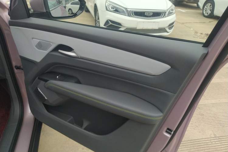 Used Bestune Yueyi 03 2025 565km Premium Edition Right Front Door Interior