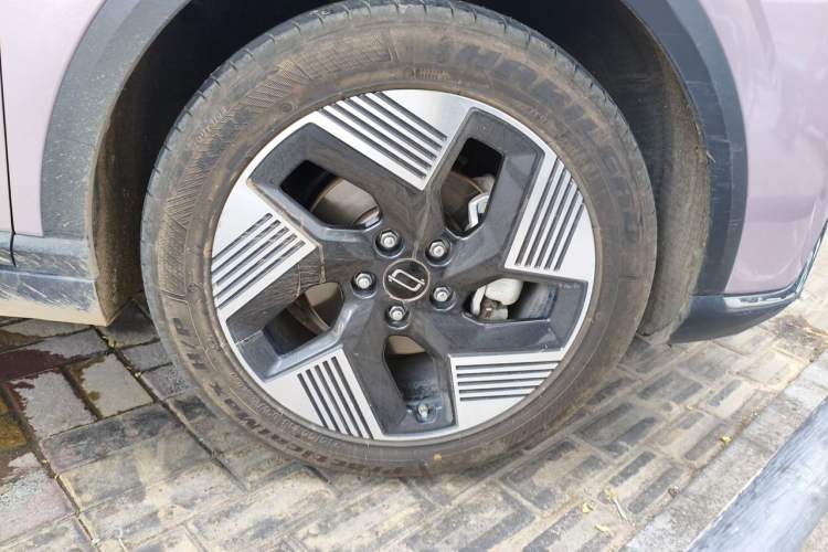 Used Bestune Yueyi 03 2025 565km Premium Edition Right Front Wheel Hub
