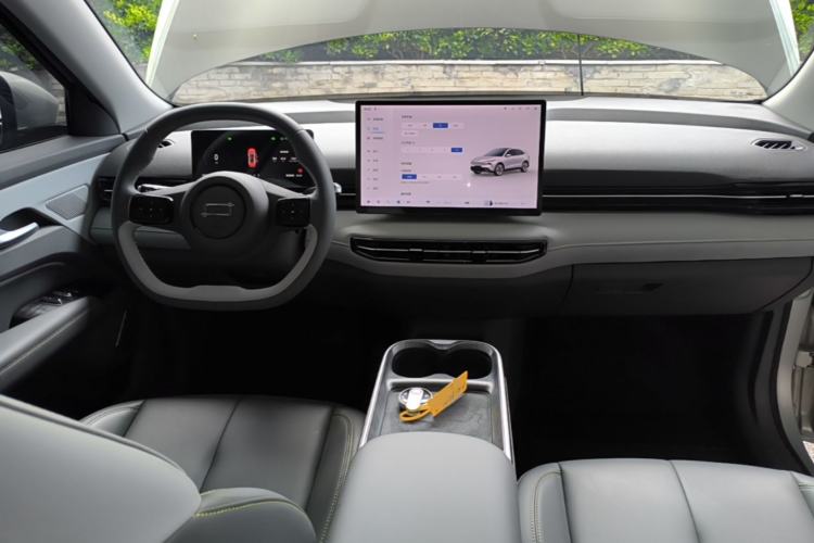 Used Bestune Yueyi 03 2025 565km Enjoy Edition Center Console