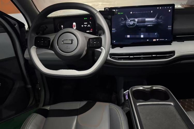 Used Bestune Yueyi 03 2025 565km Enjoy Edition Center Console